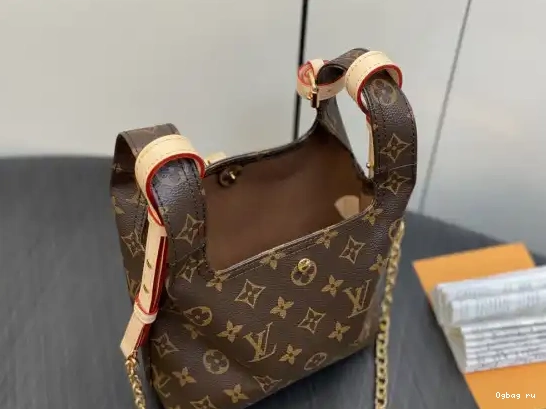 VUITTON Atlantis LOUIS BB 0501